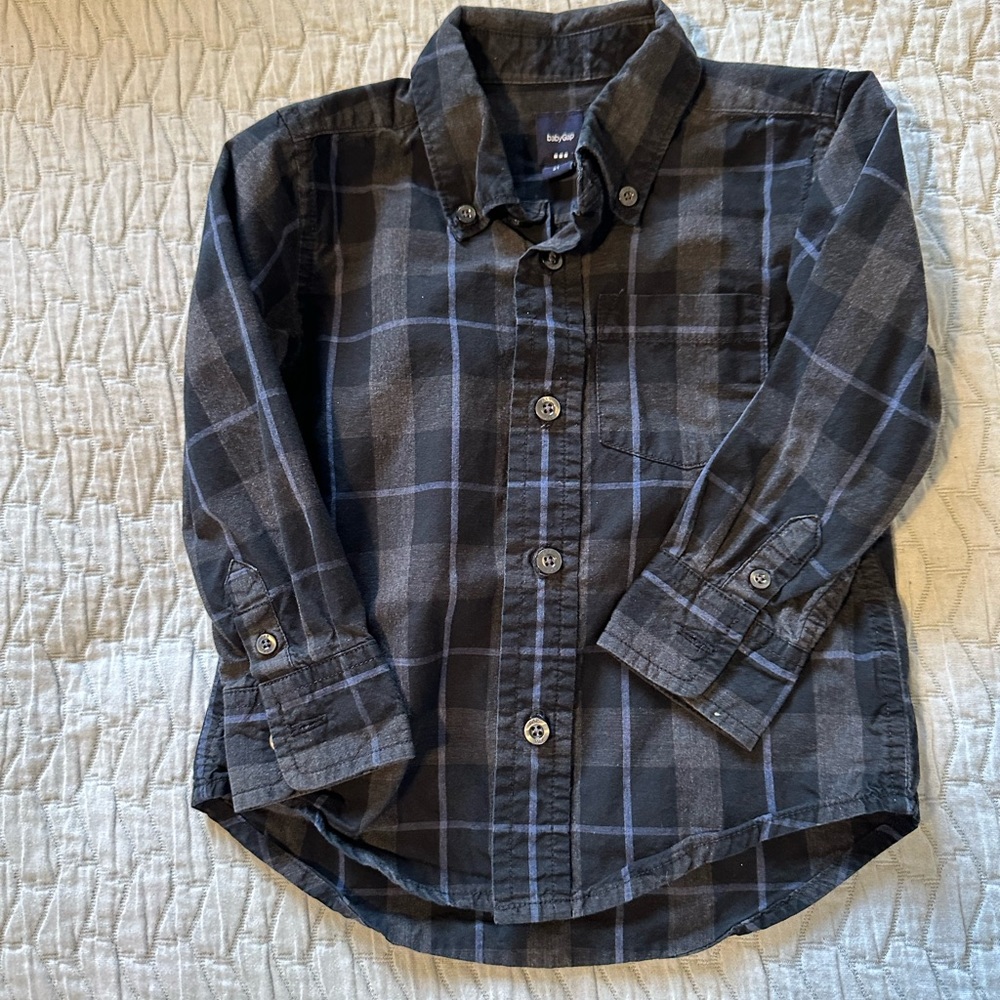 Baby Gap black plaid button down shirt. Size 2t.